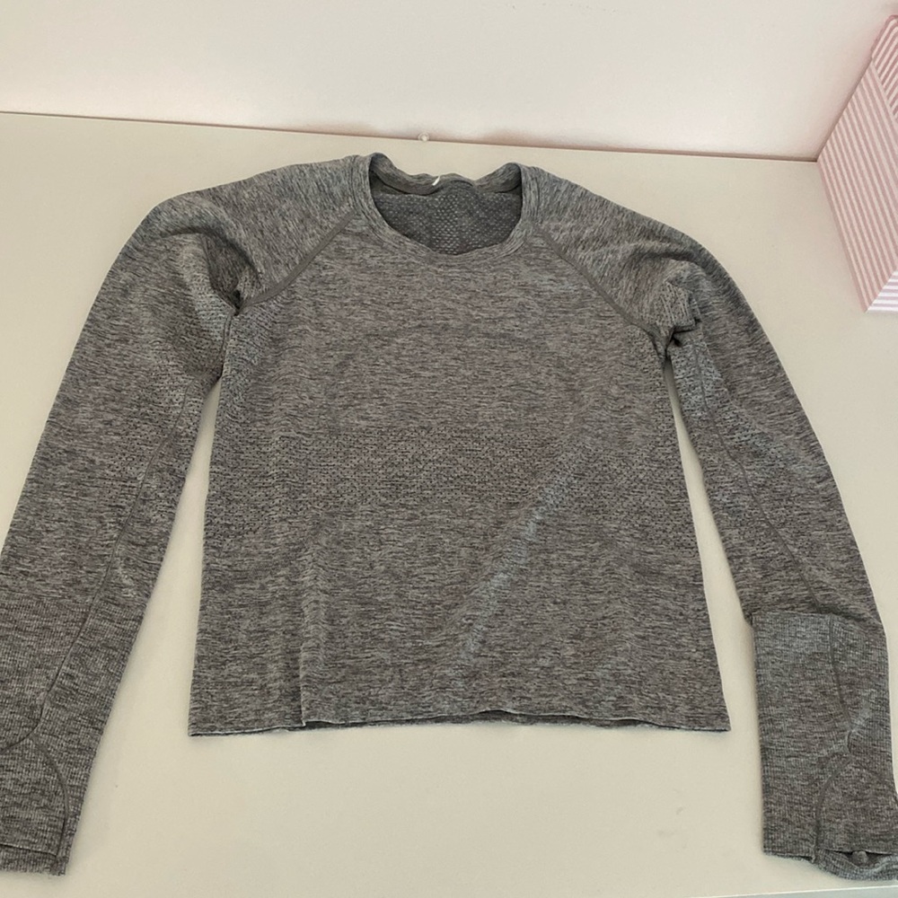 Grey Lululemon long sleeve swiftly tech shirt